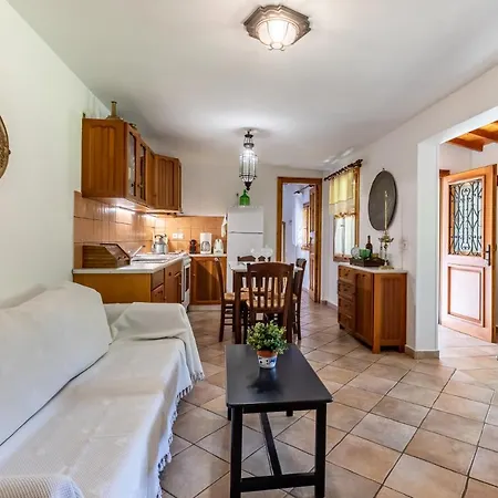 Apartment Damaskino *